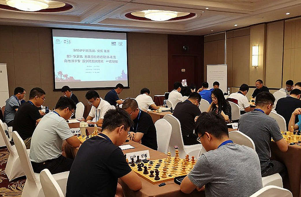 GCL 2026: Nepomniachtchi gây sức ép với Carlsen, rồi hạ Sindarov bằng đồng hồ