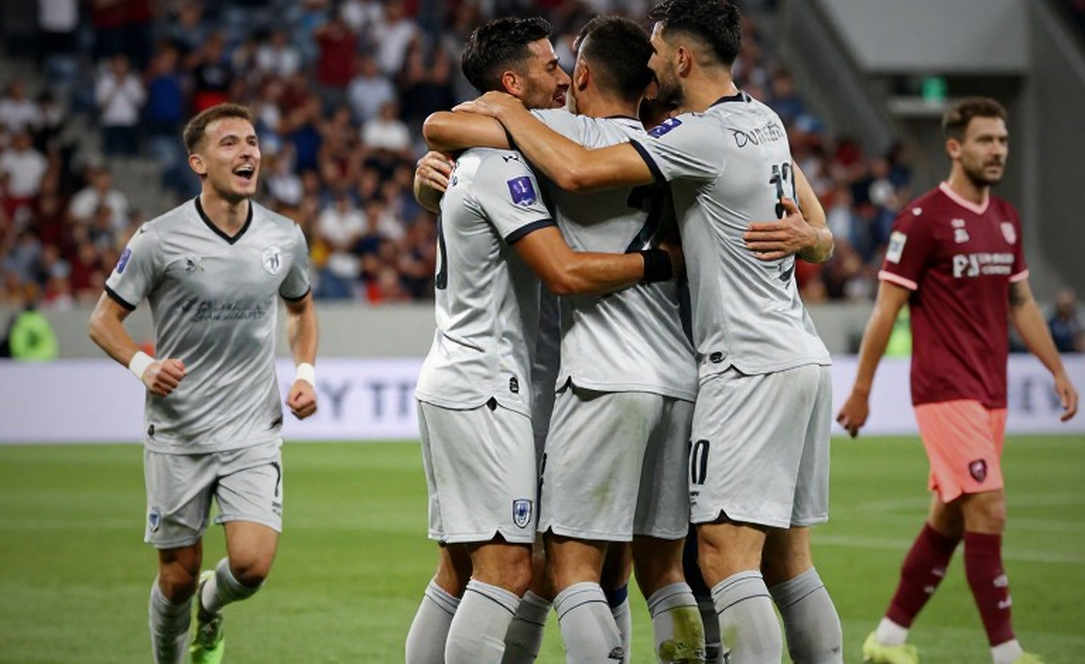 1.247 quả phạt góc và vết nứt ở cột gần: V.League thua ở pha bóng không ai đo
