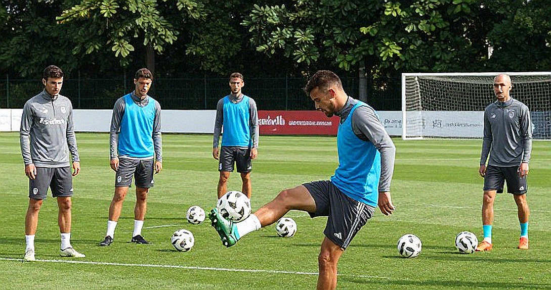 Chiếc áo đen may mắn và lỗ hổng thật sự của U23 Việt Nam trước Uzbekistan