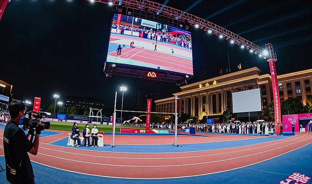 Ba mươi nghìn lần nhảy burpee của Kevin Ociepka: Kỷ lục 42km và khoảng trống xác minh
